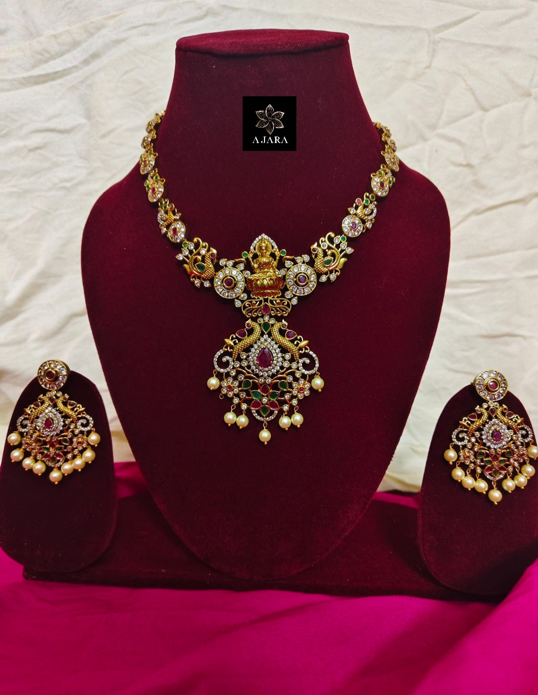 Kemp gold polish necklace set