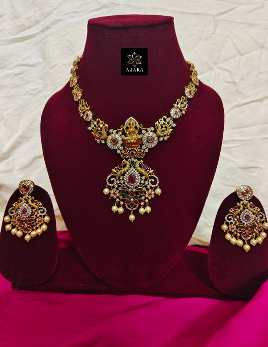 Kemp gold polish necklace set